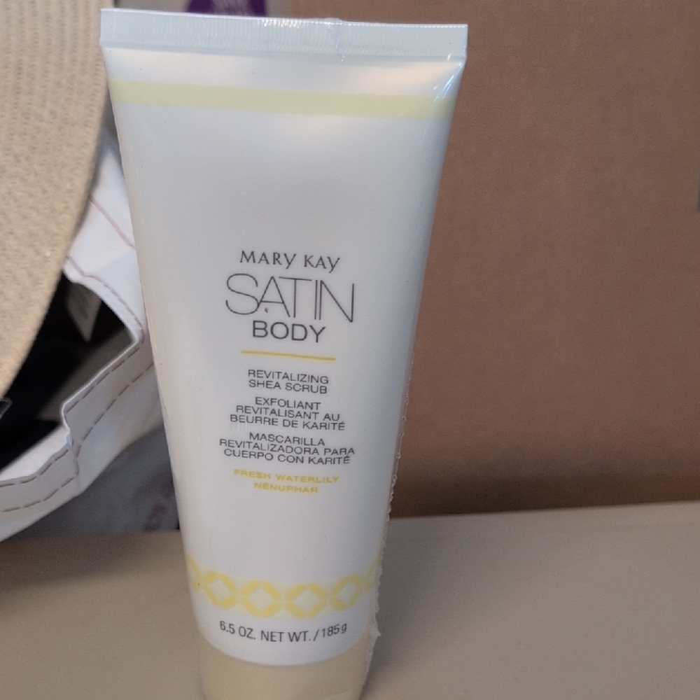 Mary Kay Satin Body Shea Scrub in White and Yellow